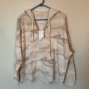 Ahh-Mazingly Soft AE Camo Hoodie Small